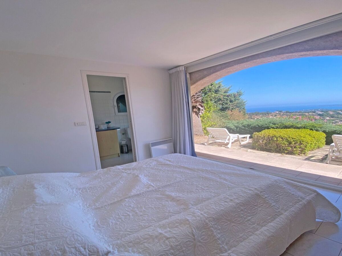 Villa Lisuzem, piscine privée et vue mer à Sainte-Maxime - Photo 18