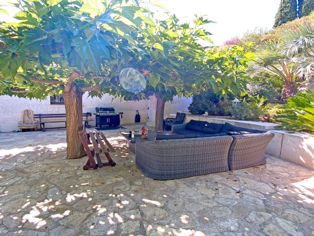 Villa Lisuzem, piscine privée et vue mer à Sainte-Maxime - Photo 21