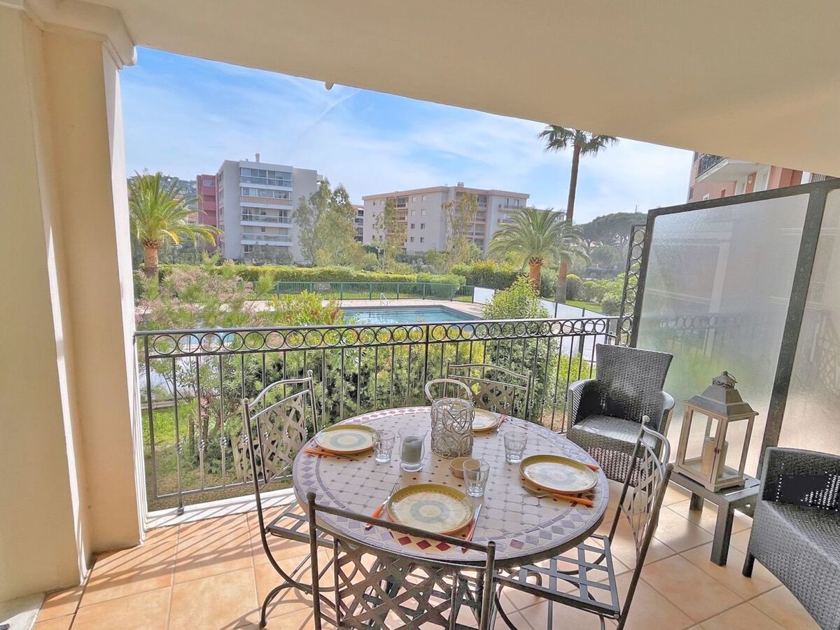 Appartement Port Marine - Terrasse vue piscine à Sainte Maxime - Photo 1
