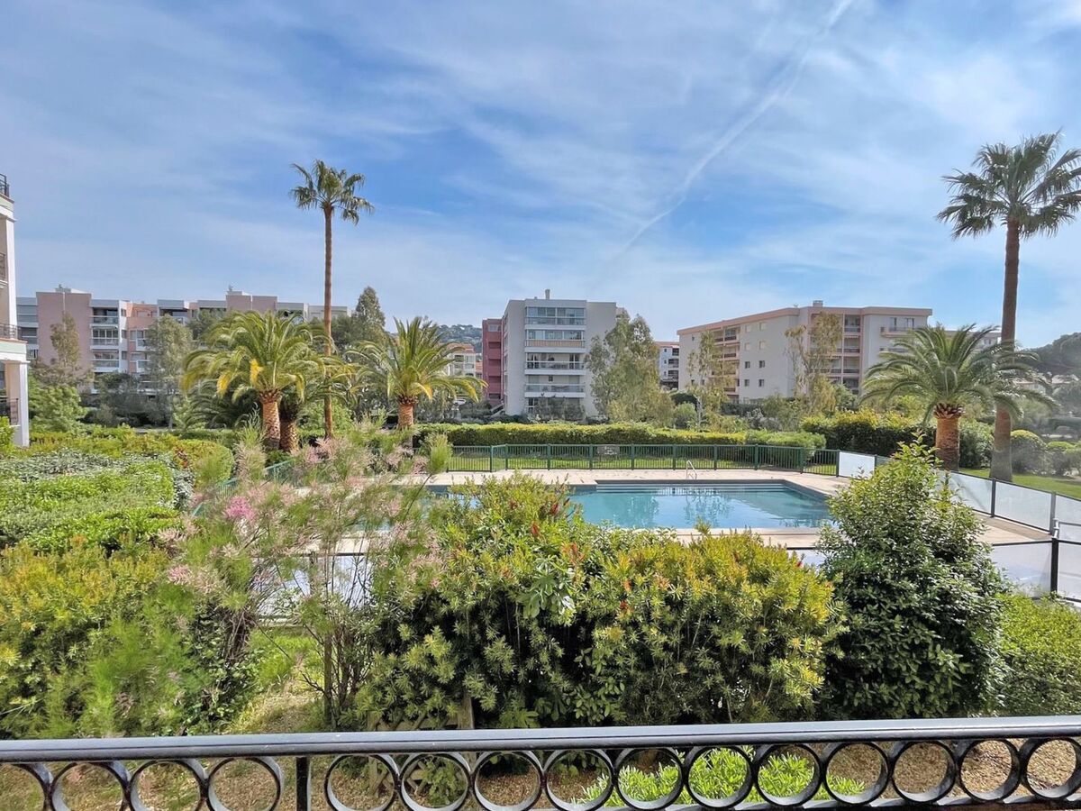 Appartement Port Marine - Terrasse vue piscine à Sainte Maxime - Photo 2