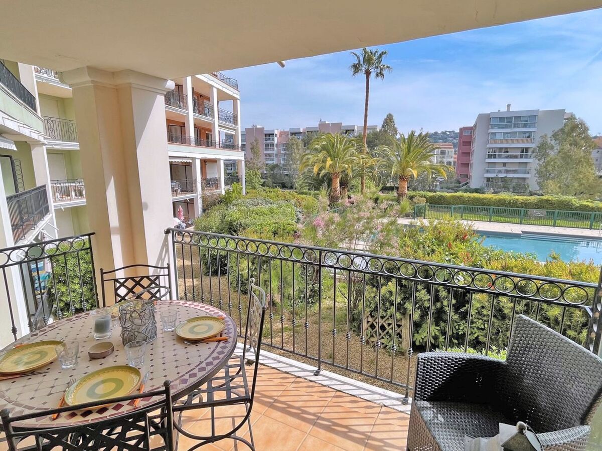 Appartement Port Marine - Terrasse vue piscine à Sainte Maxime - Photo 10
