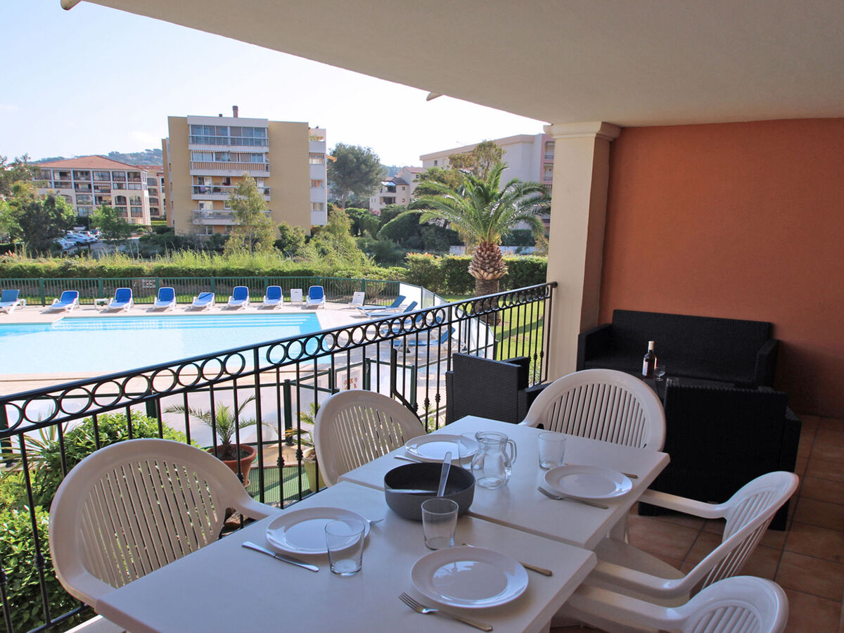 Apt 3 pièces Sainte-Maxime, piscine & terrasse vue fleuve - Photo 2