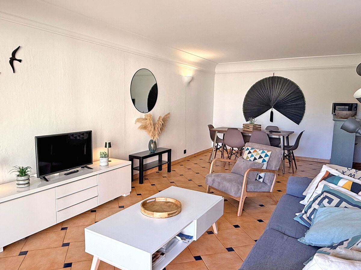 Apt 3 pièces Sainte-Maxime, piscine & terrasse vue fleuve - Photo 3