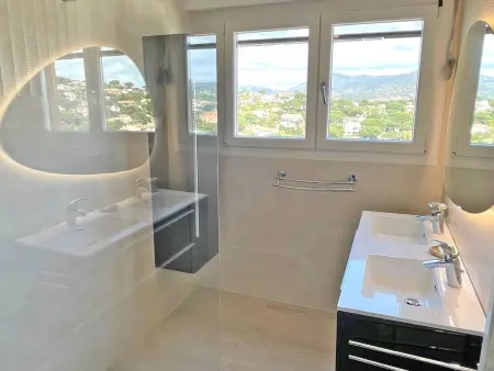 Appartement 4 pers, piscine et vue mer à Plan de la Tour : photo 10