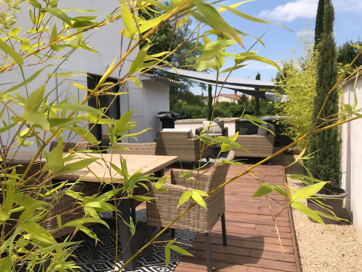 Villa Les Pierres d'Antan à Lorgues, piscine et jacuzzi - Photo 12