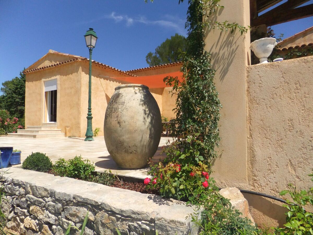 Villa provençale à Villecroze – piscine 10x5 m, 4000 m² - Photo 18