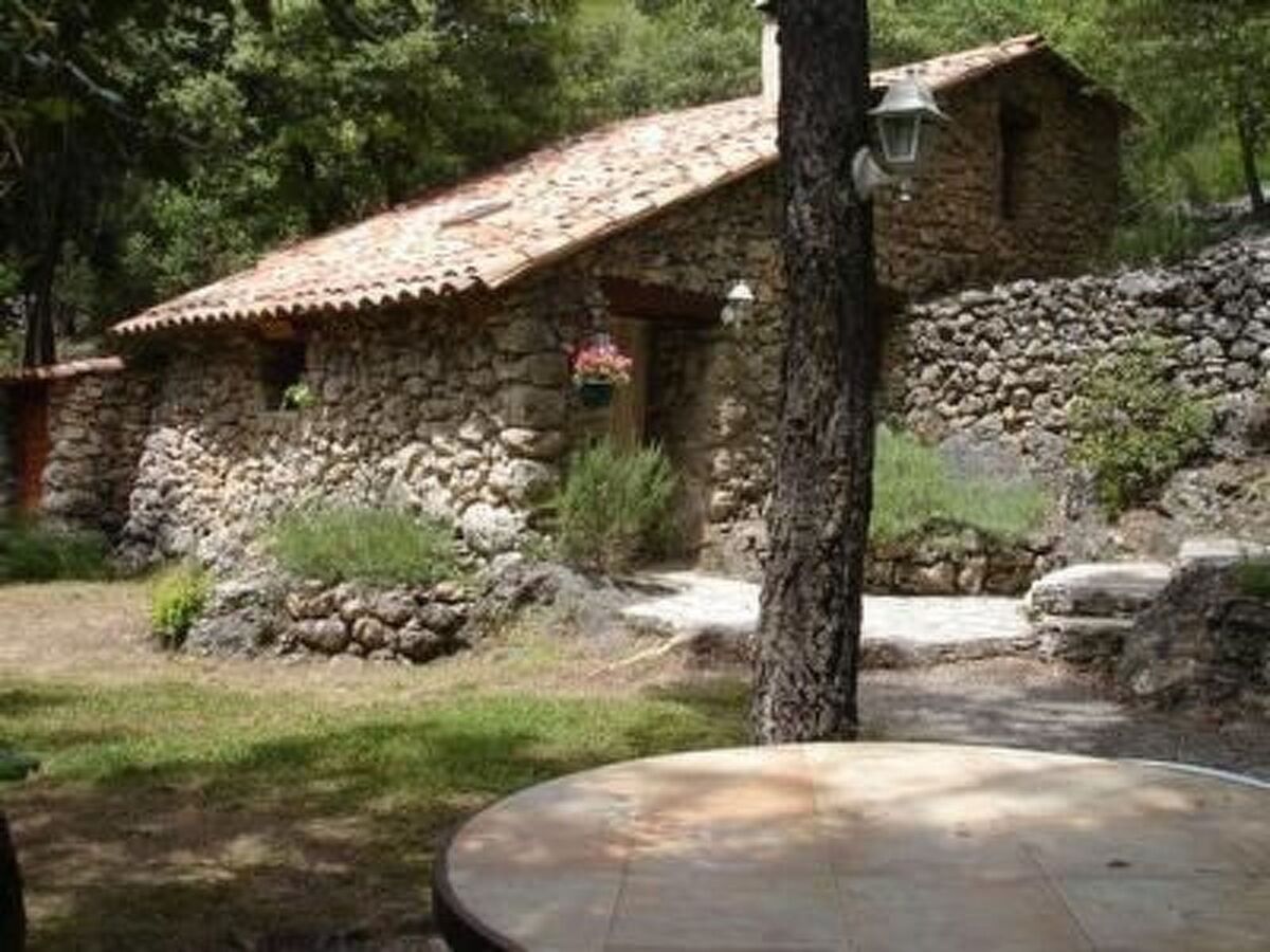 Maison en pierre avec jardin à Sillans-la-Cascade - Photo 2