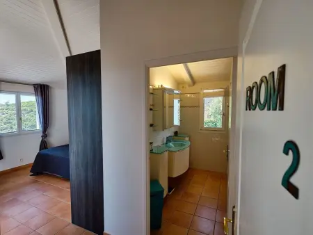 Villa 259 Fréjus : vue mer, piscine chauffée et jacuzzi - Photo 12