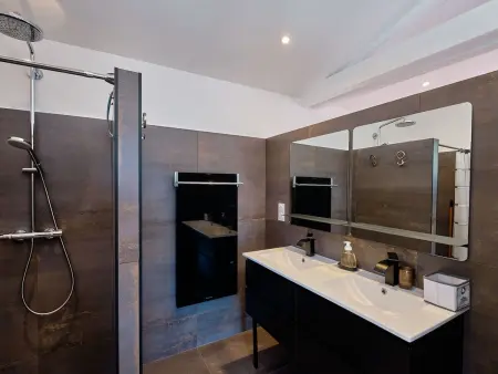 Villa 259 Fréjus : vue mer, piscine chauffée et jacuzzi - Photo 15