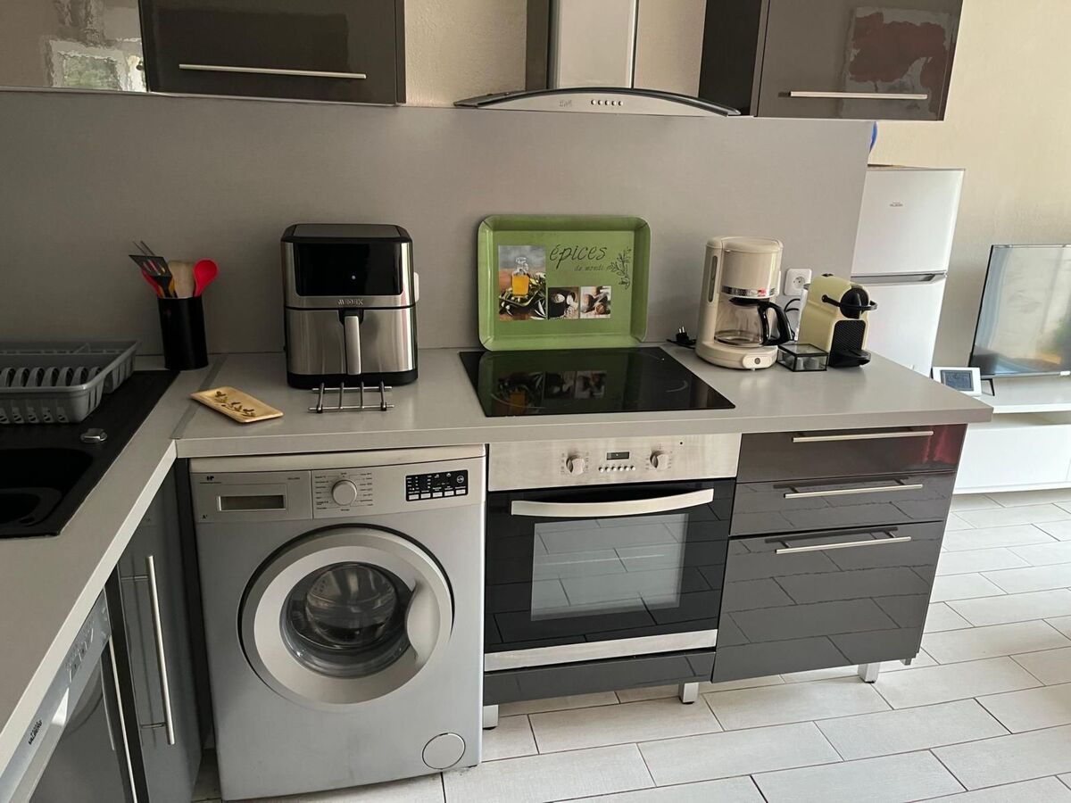 Appartement rez-de-jardin 400 m de la plage à Fréjus - Photo 5