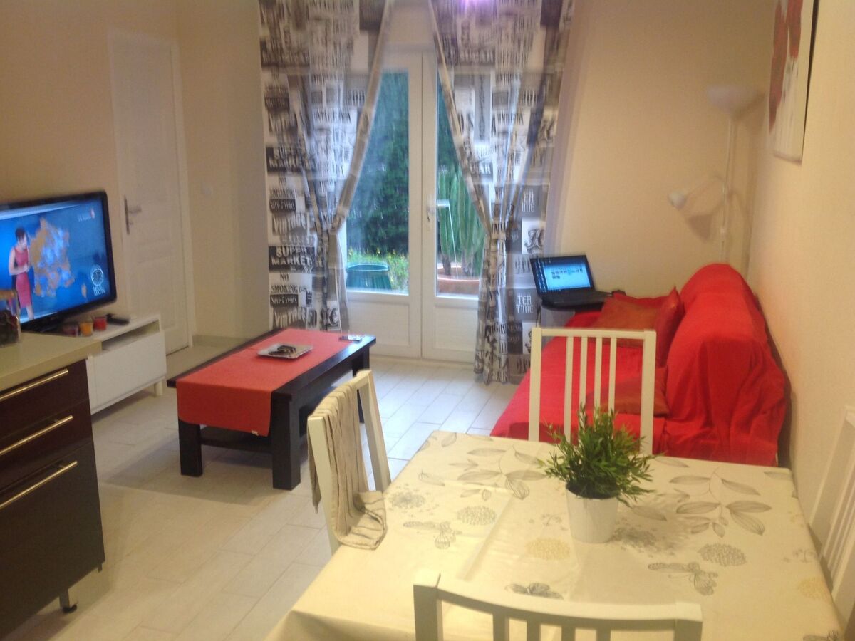 Appartement rez-de-jardin 400 m de la plage à Fréjus - Photo 7