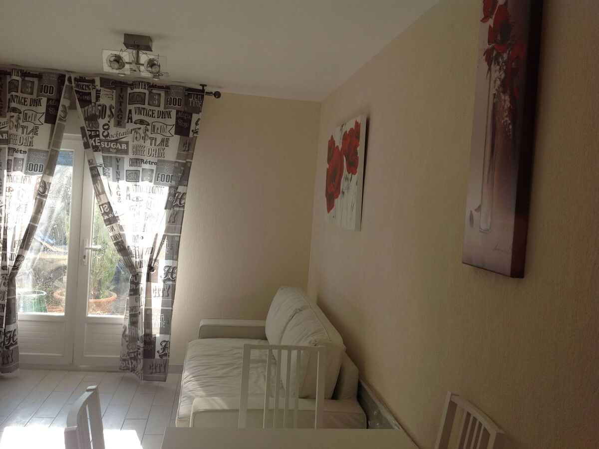 Appartement rez-de-jardin 400 m de la plage à Fréjus - Photo 8