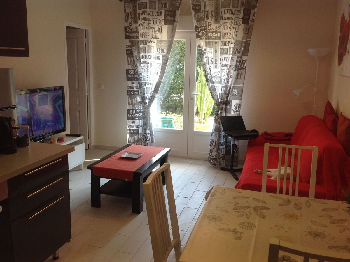 Appartement rez-de-jardin 400 m de la plage à Fréjus - Photo 10