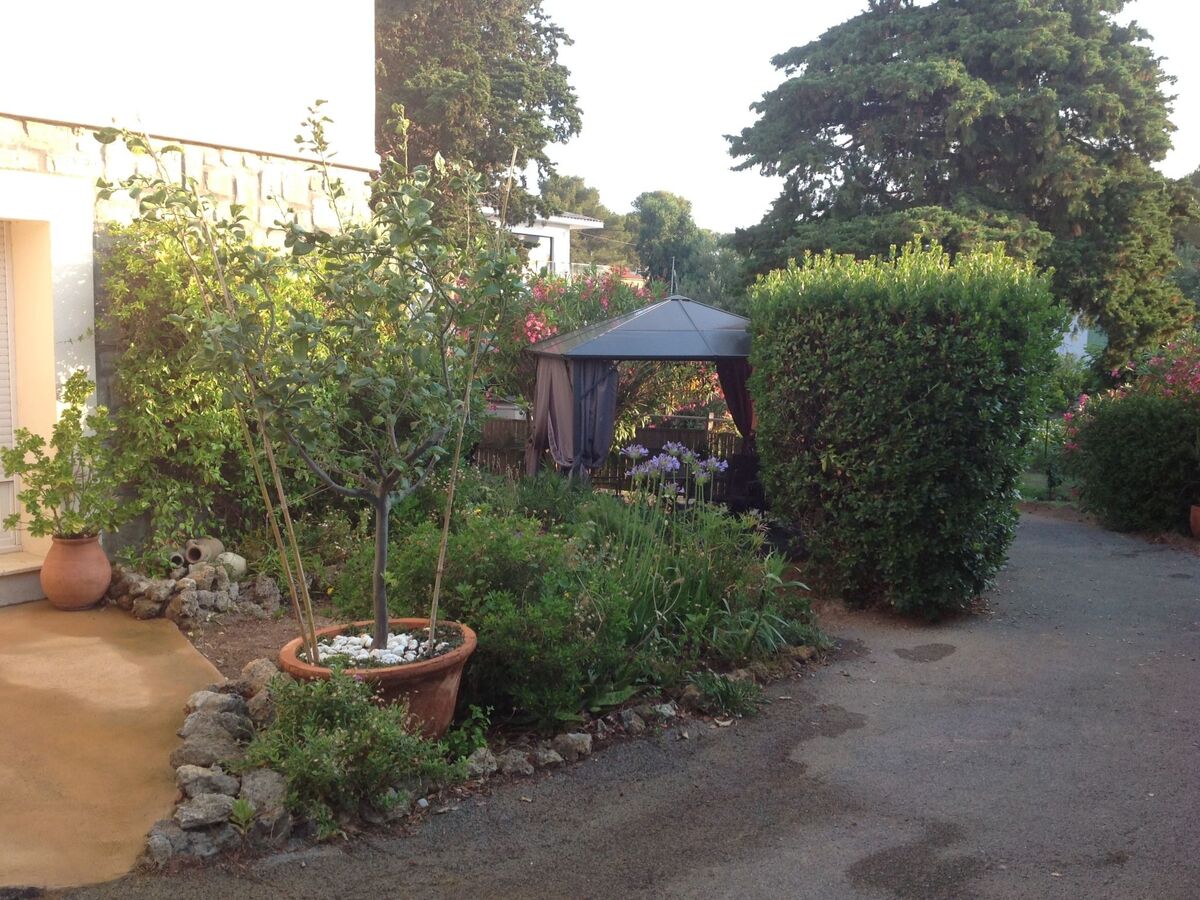 Appartement rez-de-jardin 400 m de la plage à Fréjus - Photo 24