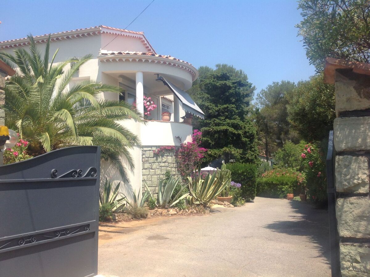 Appartement rez-de-jardin 400 m de la plage à Fréjus - Photo 27