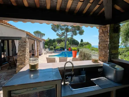 Herrliche Villa mit Meerblick, Pool, 400m vom Meer entfernt - Photo 37