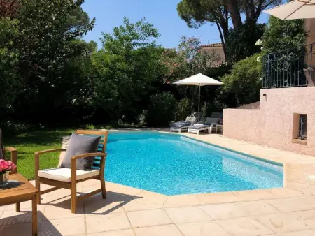 Charmante Villa mit Pool und Golfplatz, Location Maison 6 personnes à Saint Raphaël - Photo 5