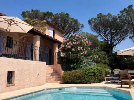 Charmante Villa mit Pool und Golfplatz, Location Maison 6 personnes à Saint Raphaël - Photo 7