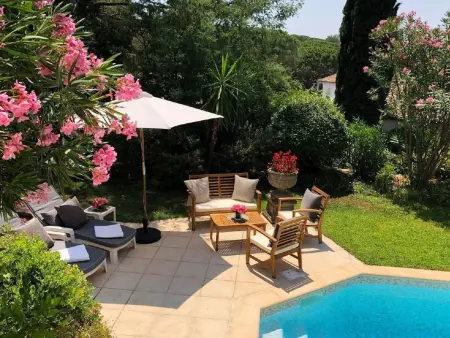 Charmante Villa mit Pool und Golfplatz, Location Maison 6 personnes à Saint Raphaël - Photo 8