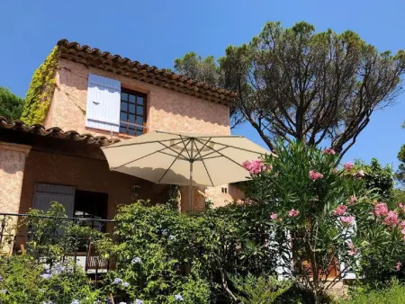 Charmante Villa mit Pool und Golfplatz, Location Maison 6 personnes à Saint Raphaël - Photo 9