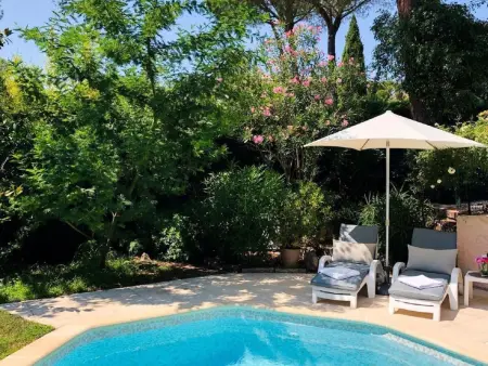 Charmante Villa mit Pool und Golfplatz, Location Maison 6 personnes à Saint Raphaël - Photo 10