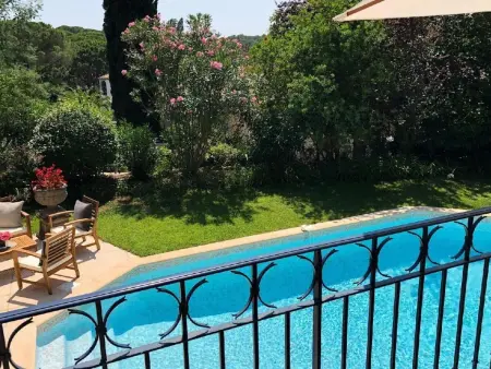 Charmante Villa mit Pool und Golfplatz, Location Maison 6 personnes à Saint Raphaël - Photo 12