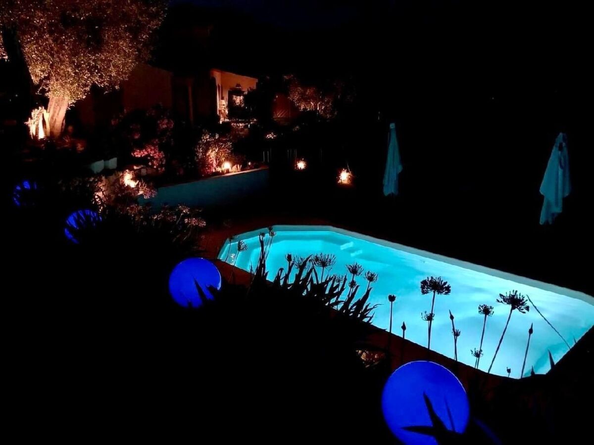 Villa avec piscine chauffée et vue mer au Rouret - Photo 22