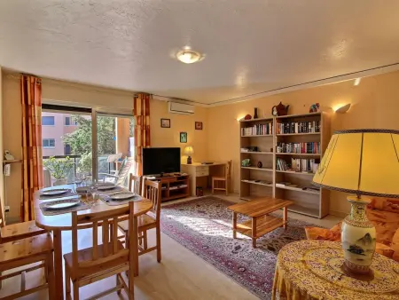 Appartement 2 chambres Mougins, balcon sud & accès piscines : photo 3