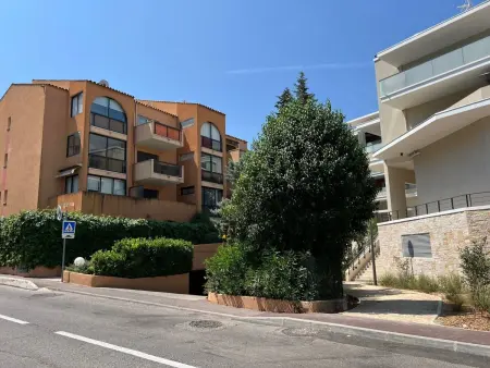 Appartement 2 chambres Mougins, balcon sud & accès piscines : photo 6