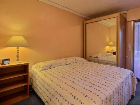 Appartement 2 chambres Mougins, balcon sud & accès piscines : photo 10