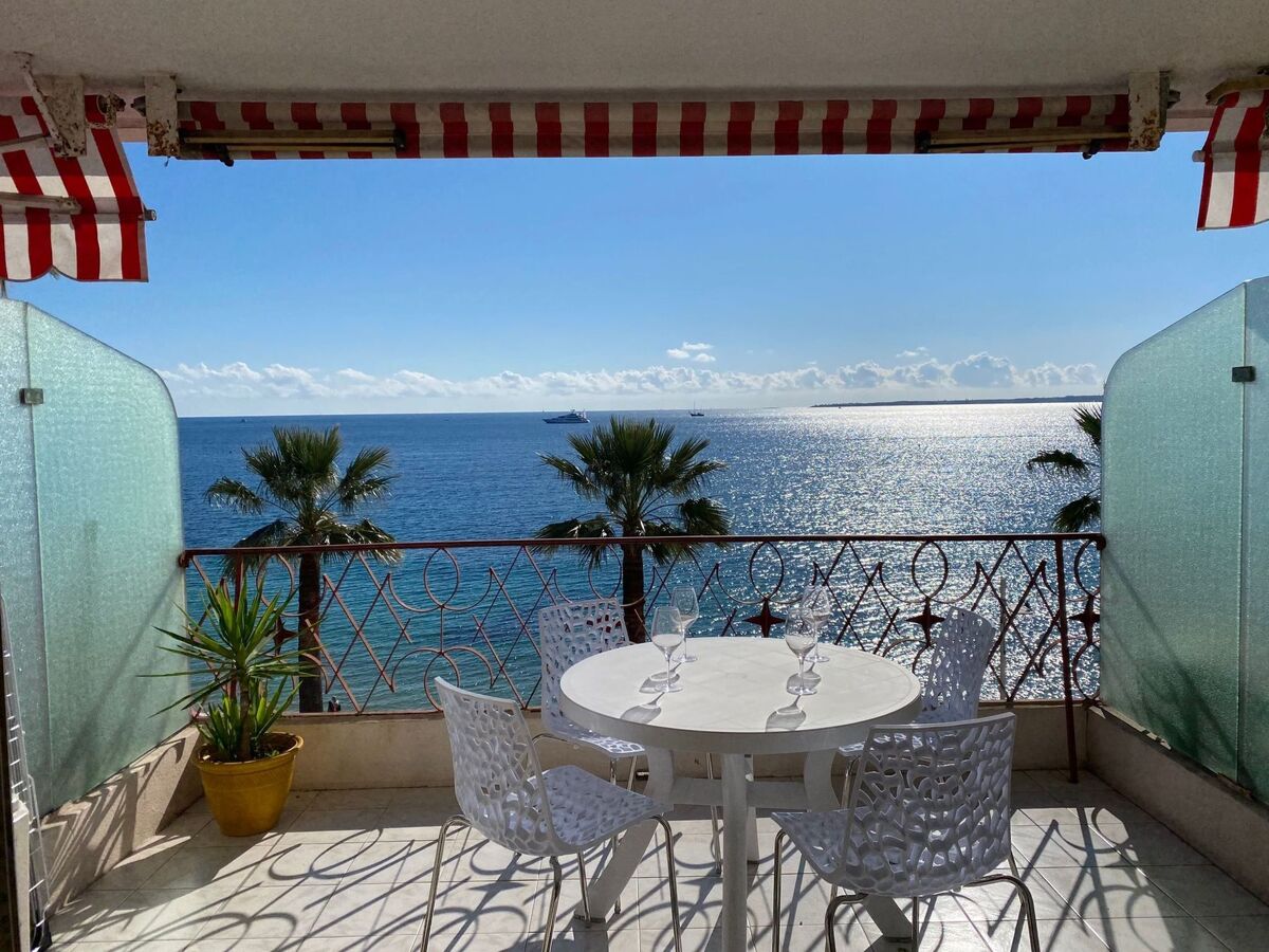 Studio vue mer à Juan-les-Pins, 3 m de la plage - Photo 10