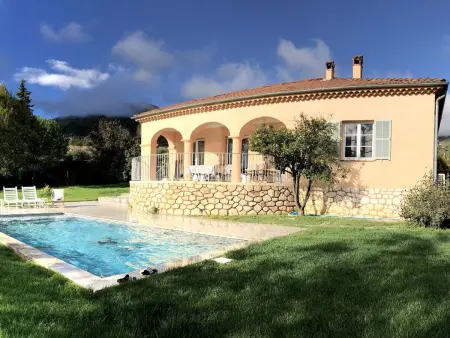 Villa 131m² piscine privée et grand jardin à Vence : photo 6