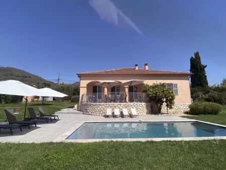 Villa 131m² piscine privée et grand jardin à Vence : photo 7