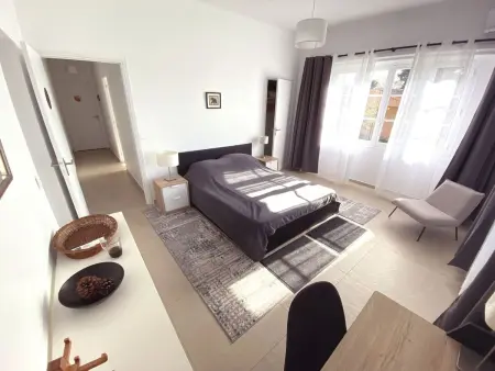 Villa 131m² piscine privée et grand jardin à Vence : photo 13