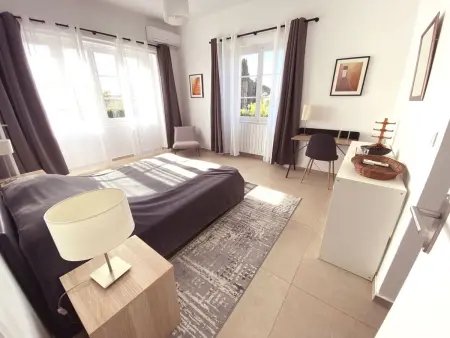 Villa 131m² piscine privée et grand jardin à Vence : photo 14
