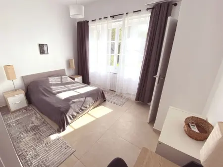 Villa 131m² piscine privée et grand jardin à Vence : photo 16
