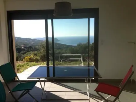 Location appartement à Coti Chiavari, Unabhängige Unterkunft mit Meer- und Poolblick
