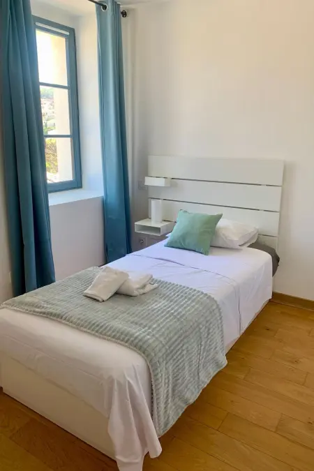 Appartement neuf 3 chambres, 50 m du port de Bonifacio : photo 4