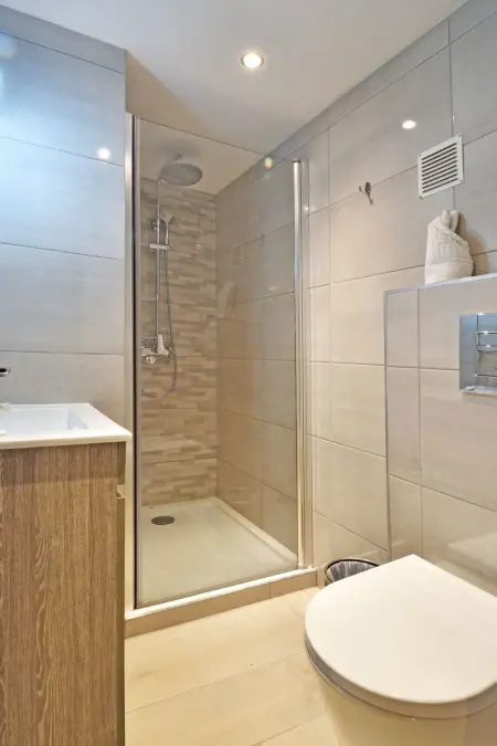 Bungalow climatisé au cœur du maquis à Porto Vecchio : photo 4