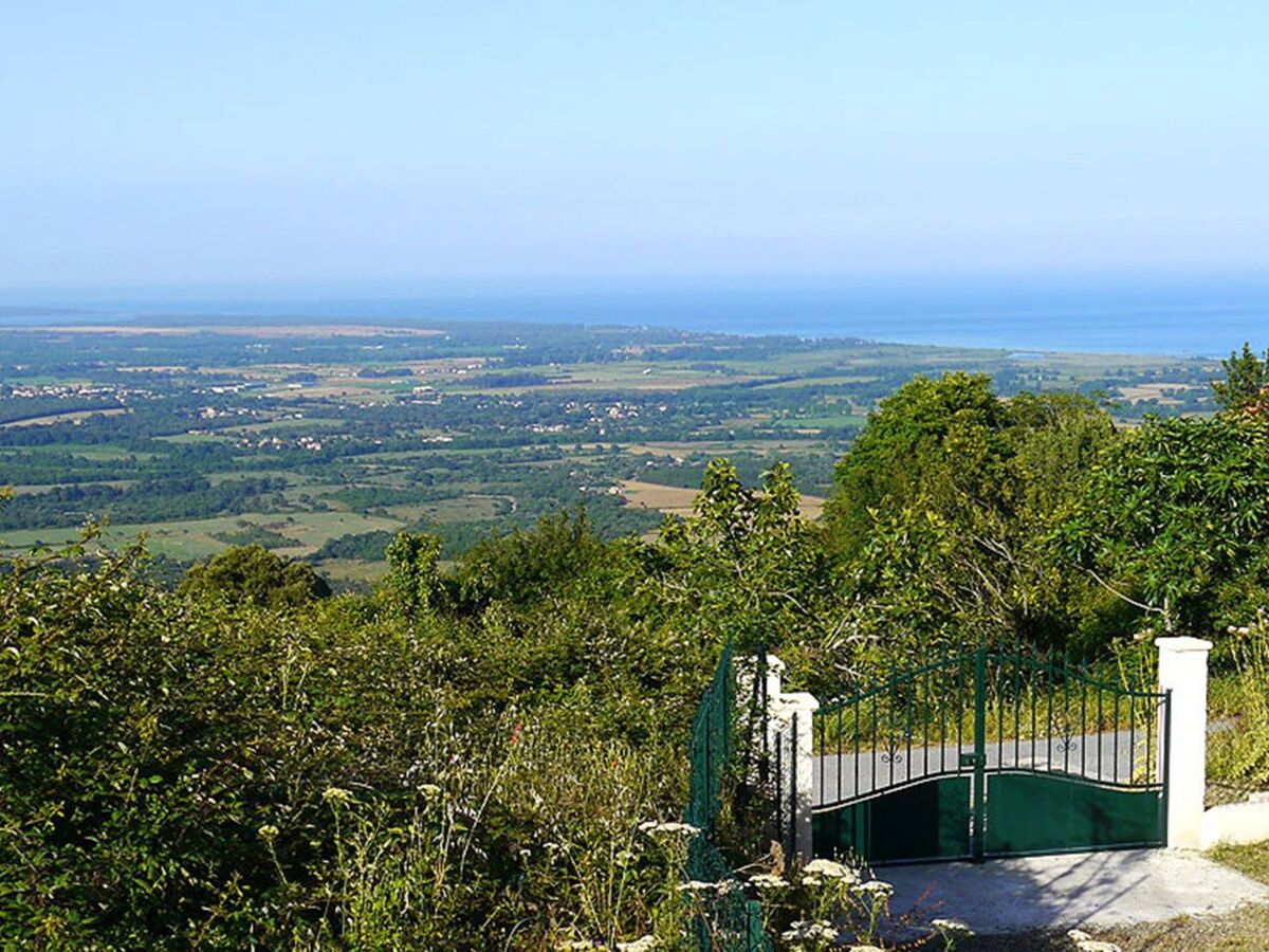 Maison indépendante avec terrasse et barbecue à Ghisonaccia - Photo 4