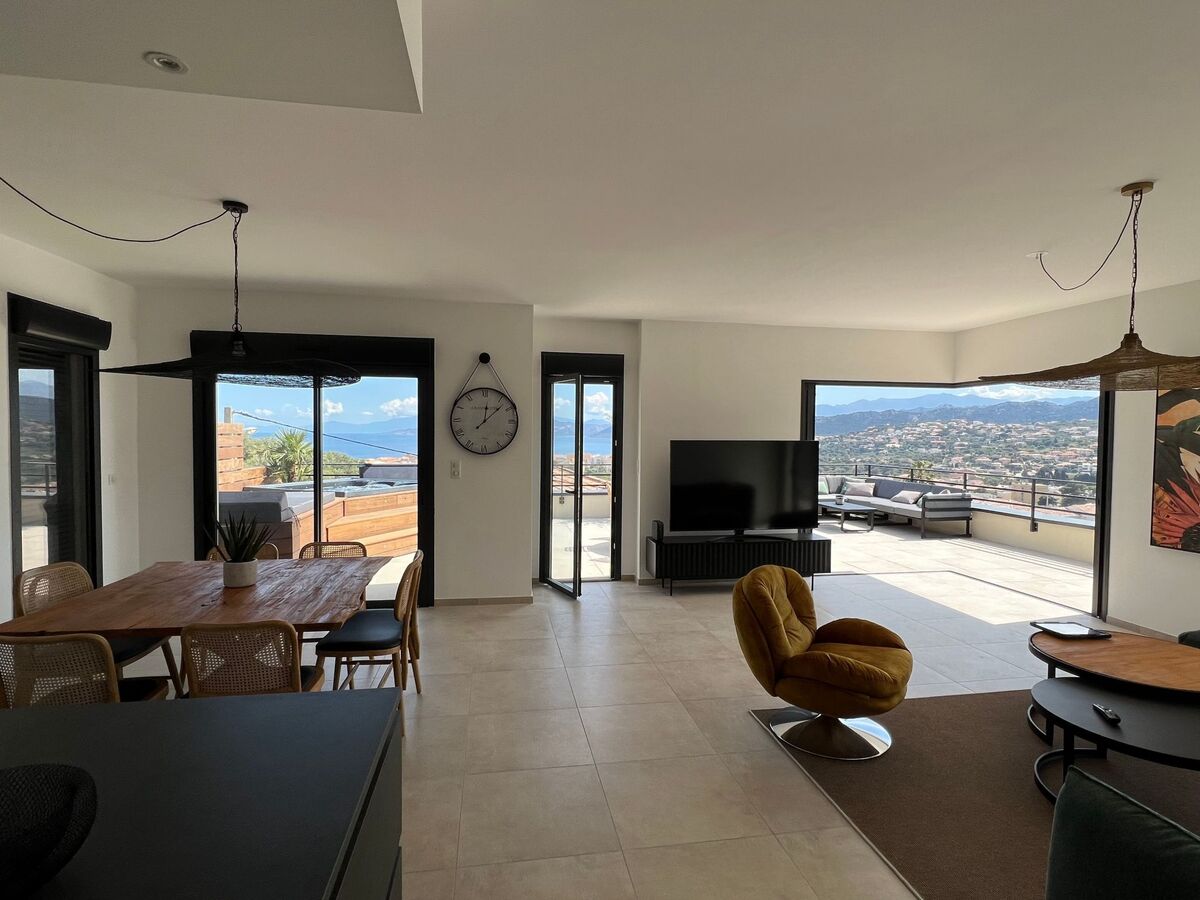 Penthouse 6 pers. avec jacuzzi et vue mer à Corbara - Photo 3