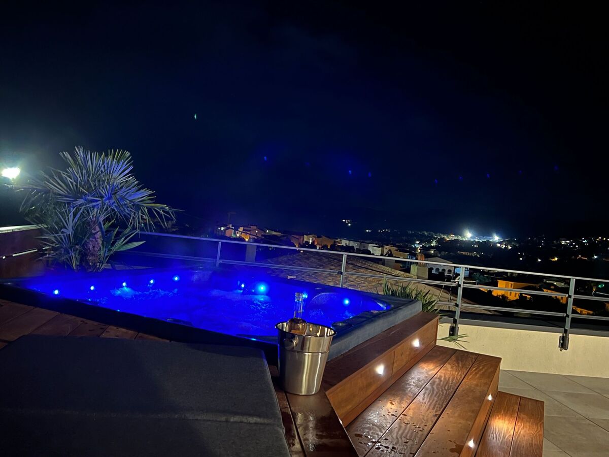 Penthouse 6 pers. avec jacuzzi et vue mer à Corbara - Photo 17