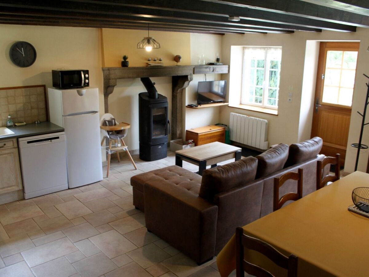 Maison avec étang privé à Montceau-les-Mines - Photo 3