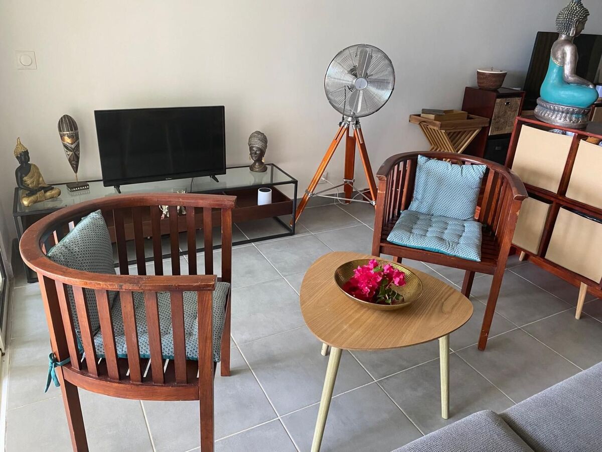 Studio vue mer Sainte-Anne, résidence sécurisée - Photo 10