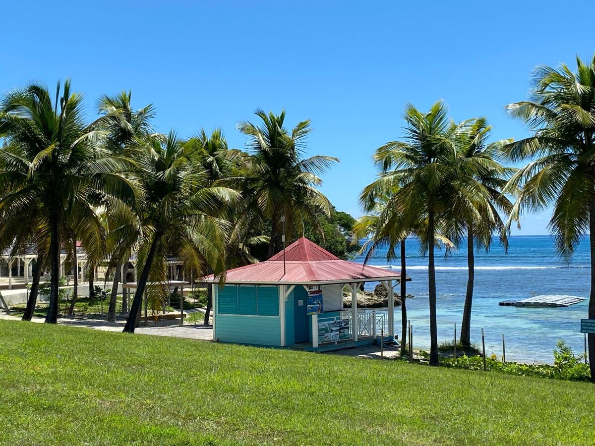 Studio vue mer Sainte-Anne, résidence sécurisée - Photo 23