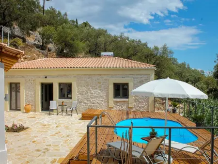 Location maison à Kalami, Villa Amfiliki in der Nähe der Agni-Bucht mit privatem Pool