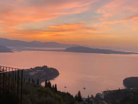 Location maison à Kalami, Prächtige Villa in spektakulärer Lage