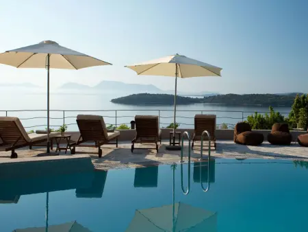 Location maison à Aj. Nikitas, Herrliche Villa mit schönem Pool, Terrasse und Meerblick