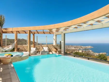 Location maison à Agia Pelagia, Luxuriöses Anwesen mit Meerblick und beheiztem Infinity-Pool