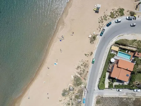 am Strand mit Pool für eine oder zwei Familien, Location Maison 5 personnes à Agia Marina - Photo 9